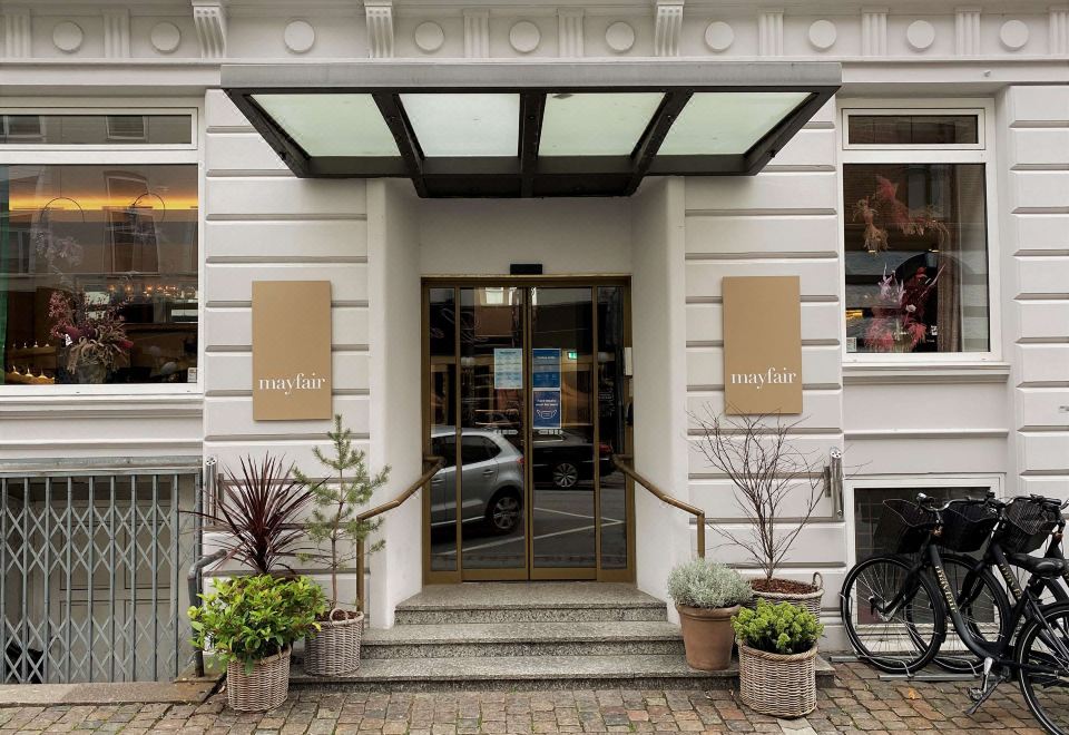 Hotel MayfairHotel Overview
