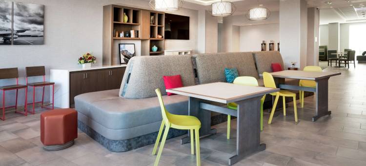 欢朋客栈里弗赛德马奇空军基地(Hampton Inn by Hilton Riverside March Air Reserve Base)图片