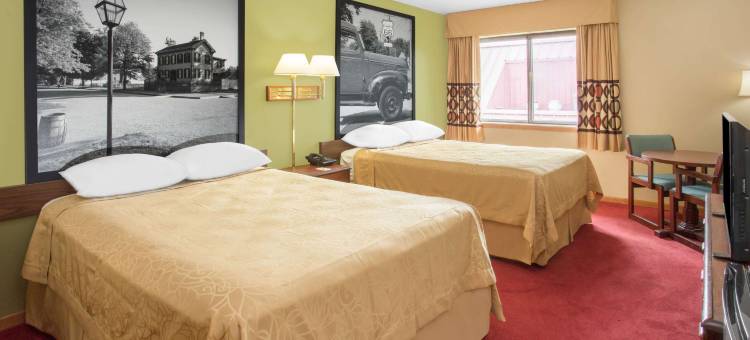 诺尔玛布卢明顿温德姆速8酒店(Super 8 by Wyndham Normal Bloomington)图片