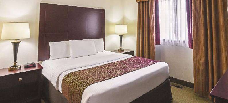 伍德伯恩拉昆塔温德姆套房酒店(La Quinta Inn & Suites by Wyndham Woodburn)图片