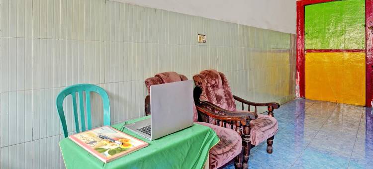 奥西多穆廖伊斯兰公寓酒店(Hotel O Sidomulyo Kost Syariah)图片