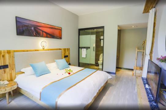 拾光记忆民宿(湖北理工学院黄石北站店)