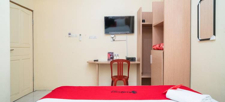 红多兹伊斯兰酒店-近塔曼西林2号(RedDoorz Syariah Near Taman Siring 2)图片