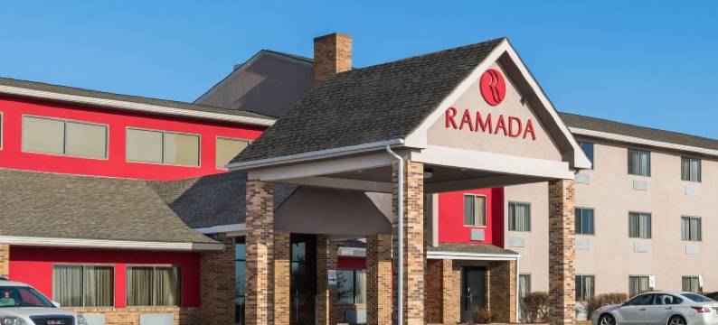 普拉特城KCI机场温德姆华美达酒店(Ramada by Wyndham Platte City KCI Airport)图片