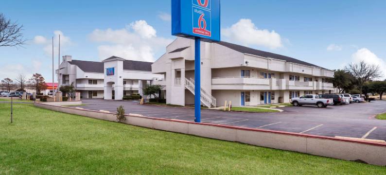 达拉斯欧文DFW机场东6号汽车旅馆(Motel 6 Irving, TX - Irving DFW Airport East)图片