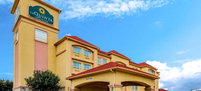 贝德福德DFW机场西拉昆塔温德姆套房酒店(La Quinta Inn & Suites by Wyndham DFW Airport West - Bedford)图片