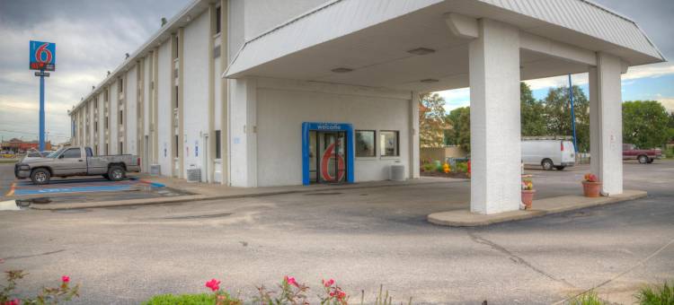 康瑟尔布拉夫斯6号汽车旅馆(Motel 6 Council Bluffs, IA - Omaha East)图片