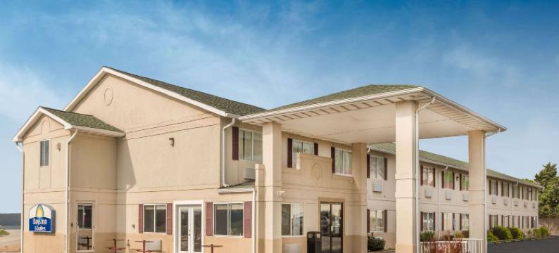 欧塞奇比奇奥扎克湖温德姆戴斯酒店(Days Inn by Wyndham Osage Beach Lake of the Ozarks)图片