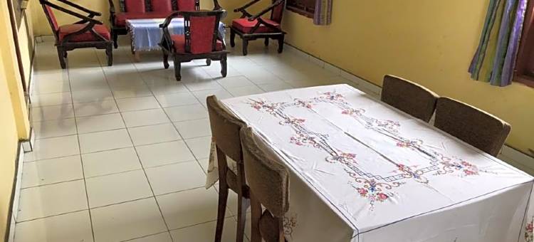 布拉士达宜旅游村米兰达酒店(Hotel Miranda at Desa Wisata Berastagi)图片