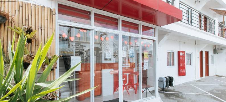 RedDoorz near Mercado del Lago图片