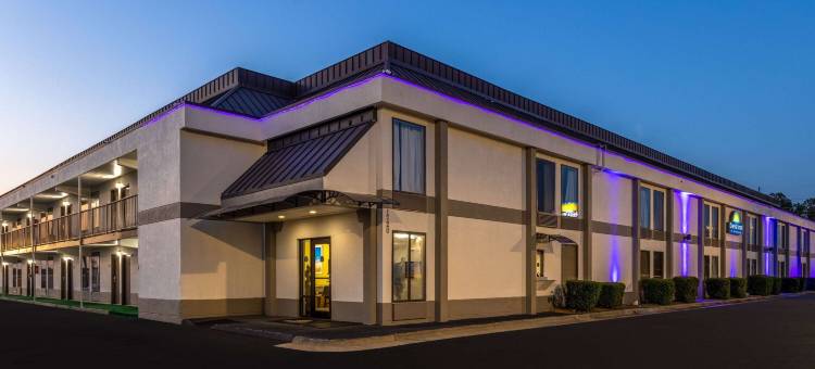 费耶特维尔西北堡布拉格地区戴斯酒店(Days Inn & Suites by Wyndham Fort Bragg/Cross Creek Mall)图片