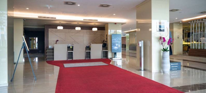 克拉约瓦温德姆华美达广场酒店(Ramada Plaza by Wyndham Craiova)图片