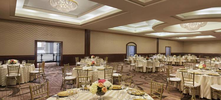 卡尔加里克莱里喜来登套房酒店(Sheraton Suites Calgary Eau Claire)图片