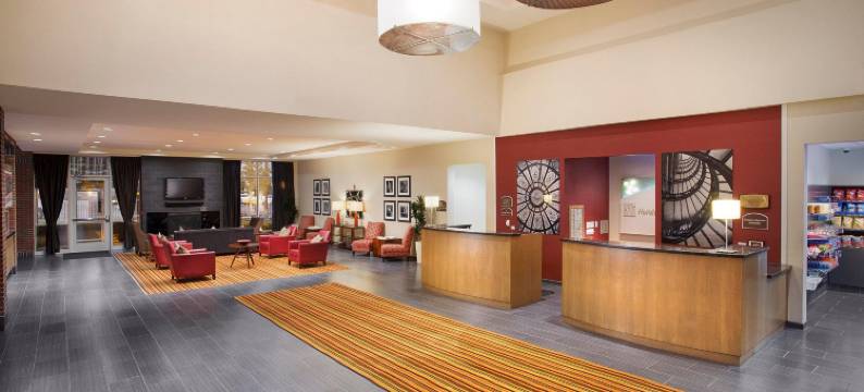 芝加哥中途机场希尔顿逸林酒店(Doubletree by Hilton Chicago Midway Airport)图片