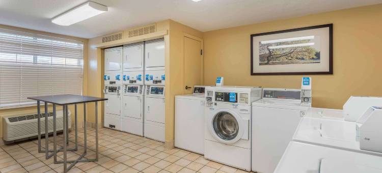 美国长住精选套房酒店 - 芝加哥 - 朗伯德- 奥克布鲁克(Extended Stay America Select Suites - Chicago - Lombard - Oakbrook)图片