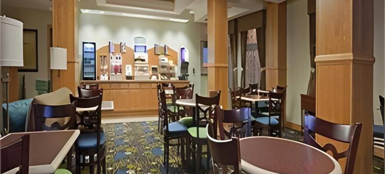 安蒂戈智选假日套房酒店(Holiday Inn Express & Suites Antigo)图片