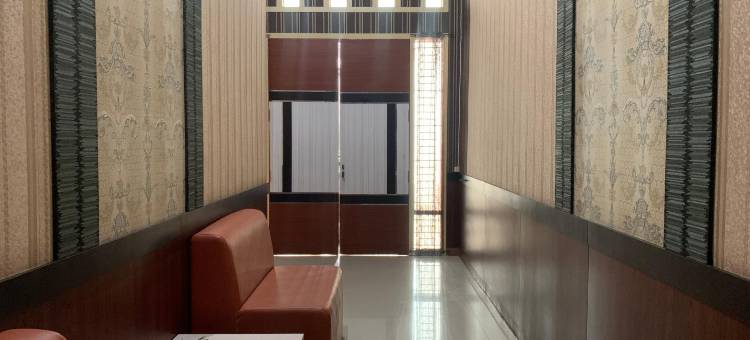 O酒店郁金香旅馆靠近塔纳邦卡村大清真寺(Hotel O Wisma Tulip Near Masjid Besar Desa Tanabangka)图片