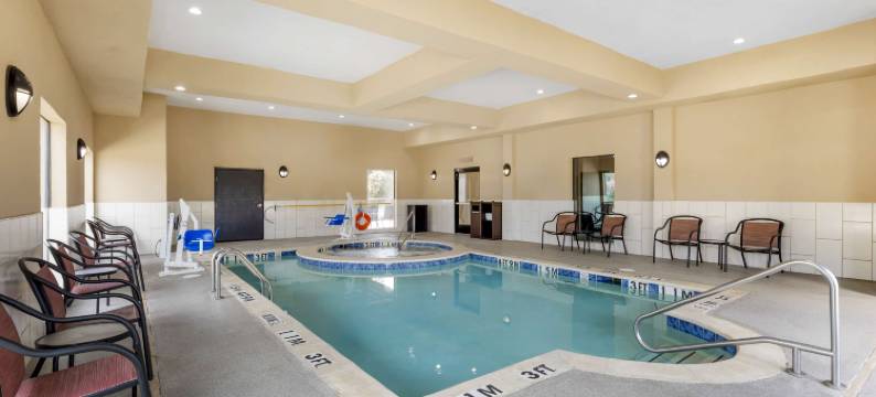 伯利森贝斯特韦斯特优质套房酒店(Best Western Plus Burleson Inn  Suites)图片