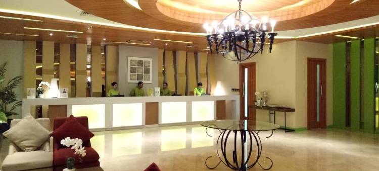 克拉巴加丁威兹高级酒店(Whiz Prime Hotel Kelapa Gading)图片