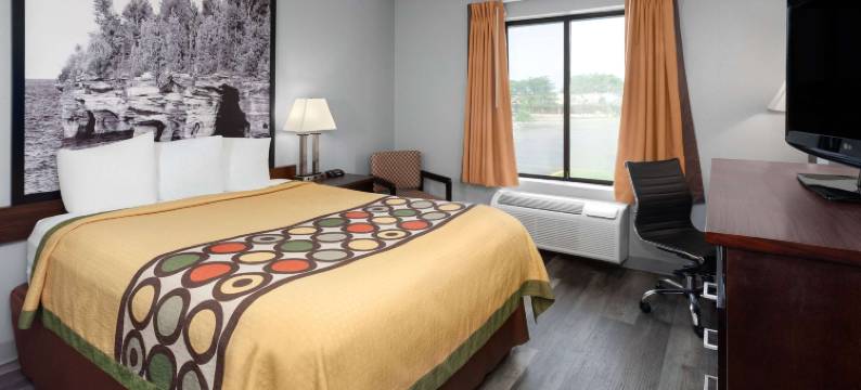 麦迪逊E阳光草原速8酒店(Super 8 by Wyndham Sun Prairie/Madison E)图片