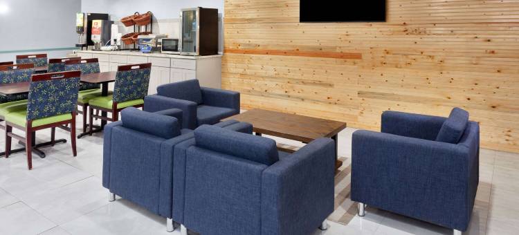 斯勒城戴斯套房酒店(Days Inn & Suites by Wyndham Siler City)图片