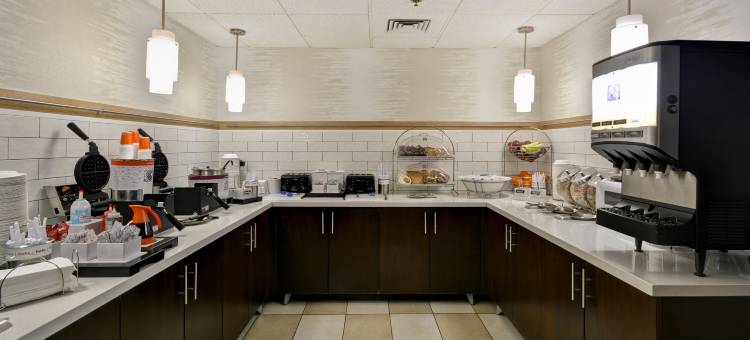 底特律-麦迪逊高地-南特洛伊欢朋酒店(Hampton Inn Detroit/Madison Heights/South Troy Area)图片