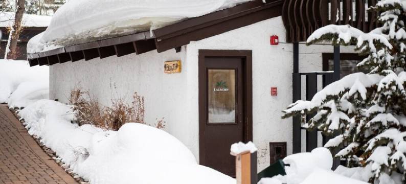 Top-Floor Alpine Condo • Mountain Views • on Free Bus Line • Perfect for Couples图片