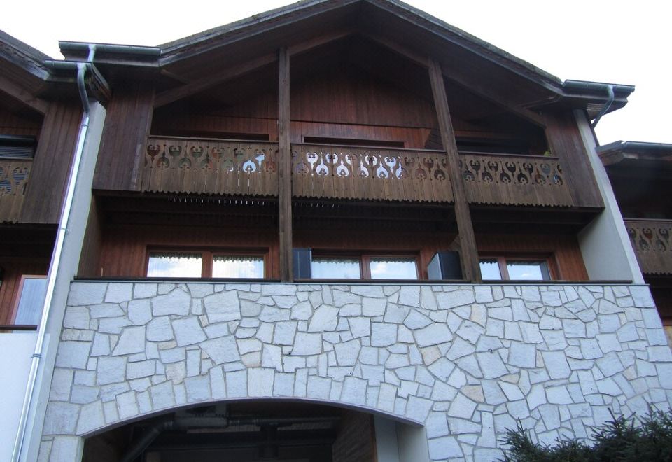 Residence in the heart of the typical old village of Les Gets while remaining calm, Hotel Overview