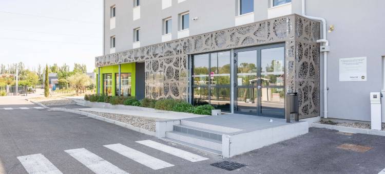 B&B HOTEL圣马丁德克罗阿尔皮勒斯卡马格(B&B Hotel Saint-Martin-De-Crau Alpilles Camargue)图片