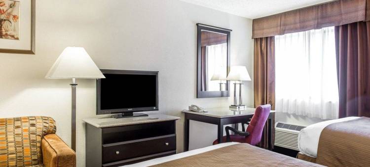 竞技场品质套房假日酒店(Quality Inn & Suites Coliseum)图片