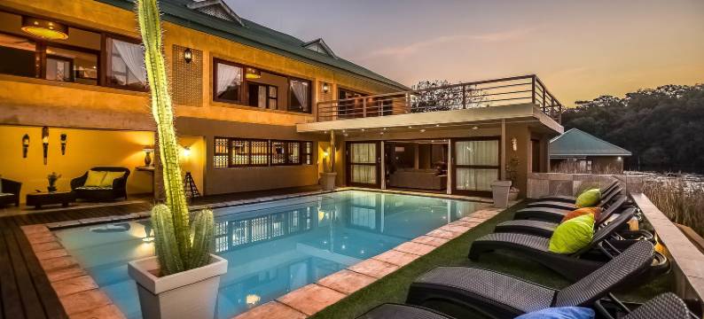 班姆布湖滨小屋(Bambuu Lakeside Lodge)图片