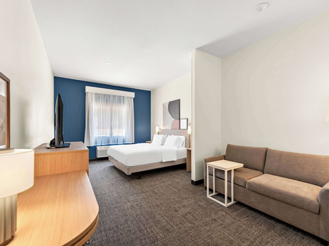 Spark 由希尔顿曼斯菲尔德