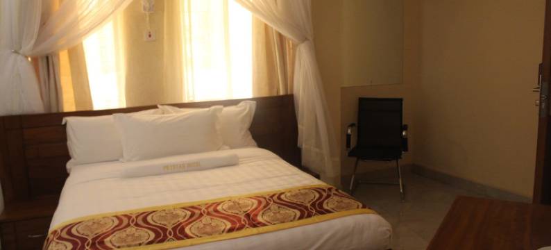 普林尼亚斯酒店(Prinias Hotel)图片