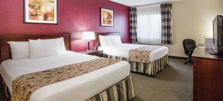 贝顿多夫温德姆华美达酒店(Ramada by Wyndham Bettendorf)图片