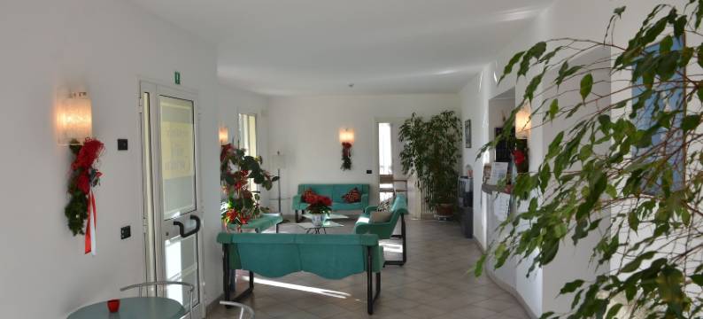 卡门住宅别墅酒店(Residence Villa Carmen Fronte Mare a 50 mt)图片