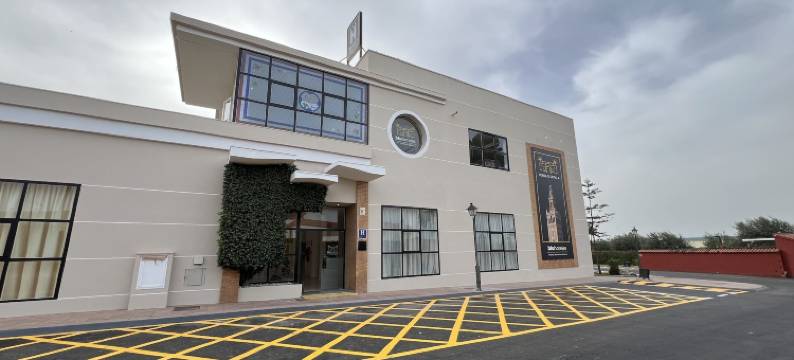 Hospedium 天空蓝塞维利亚塔酒店(Hospedium Hotel Sky Blu Torre de Sevilla)图片