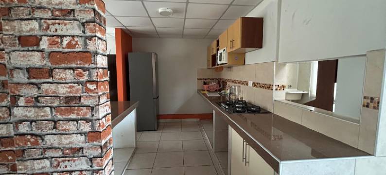 卡洛斯·瓦尔德拉马大道690号(Av. Carlos Valderrama 690)图片