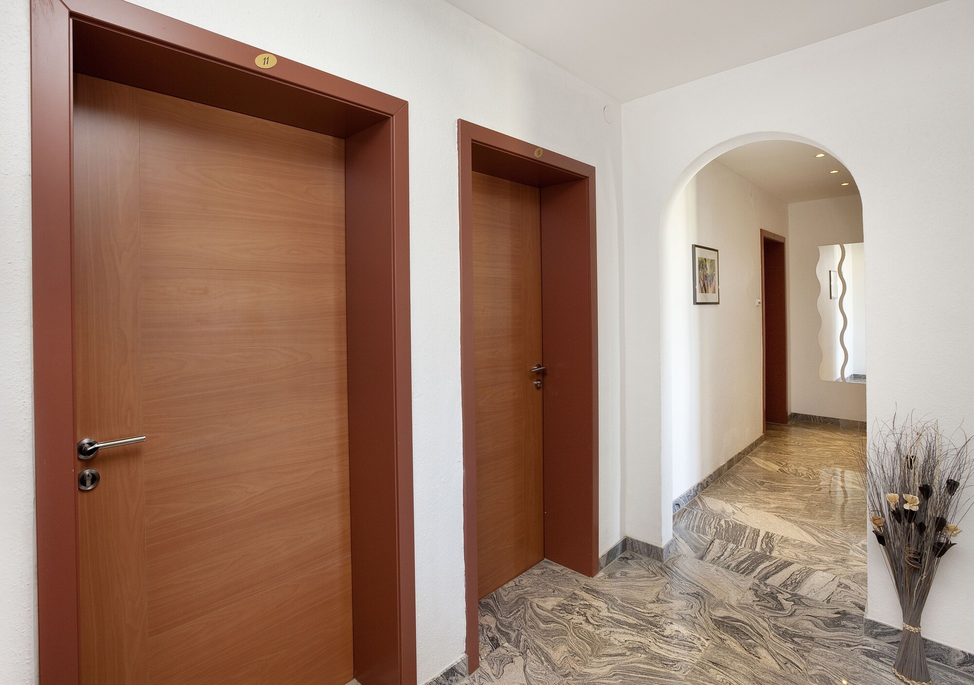 Central City Hotel Over view