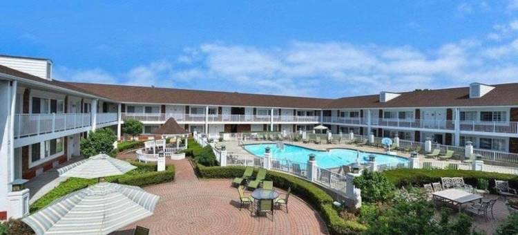 罗斯维尔/底特律地区温德姆戴斯套房酒店(Days Inn & Suites by Wyndham Roseville/Detroit Area)图片