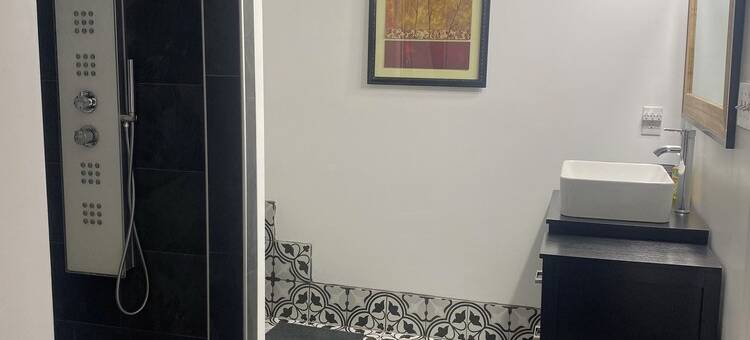 3-bedroom 3 bathroom house with full kitchen in charming Pembroke with AC, WiFi.图片