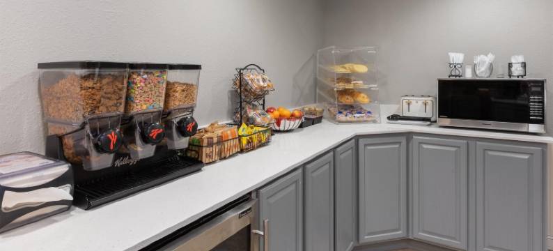 特拉弗斯城温德姆速8酒店(Super 8 by Wyndham Traverse City)图片