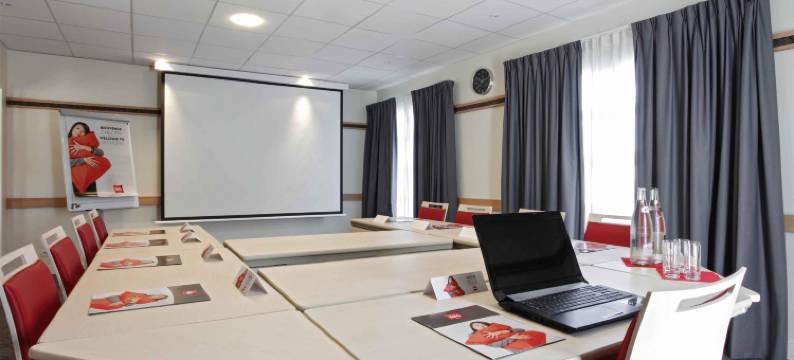 马诺斯克卡达拉舍宜必思酒店(Ibis Manosque Cadarache)图片