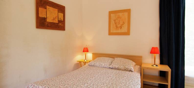 Cottage in Vézac near Forest and Lake图片