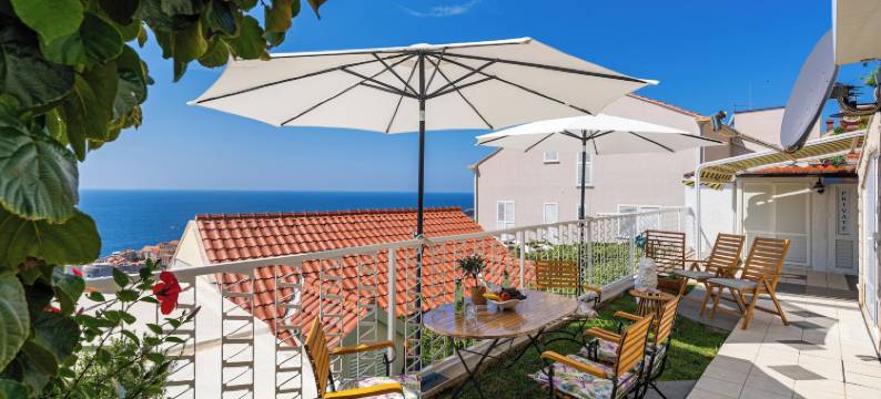 劳拉客房公寓酒店(Apartments and Room Lora)图片