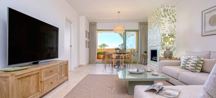 Exclusive 2BD apartment heated pool. Flamingos Golf图片