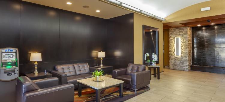 舍伍德帕克公园贝斯特韦斯特优质套房酒店(Best Western Plus Sherwood Park Inn  Suites)图片