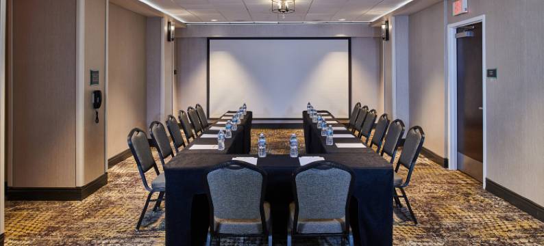 罗利克拉布特里谷希尔顿逸林酒店(DoubleTree by Hilton Raleigh Crabtree Valley)图片