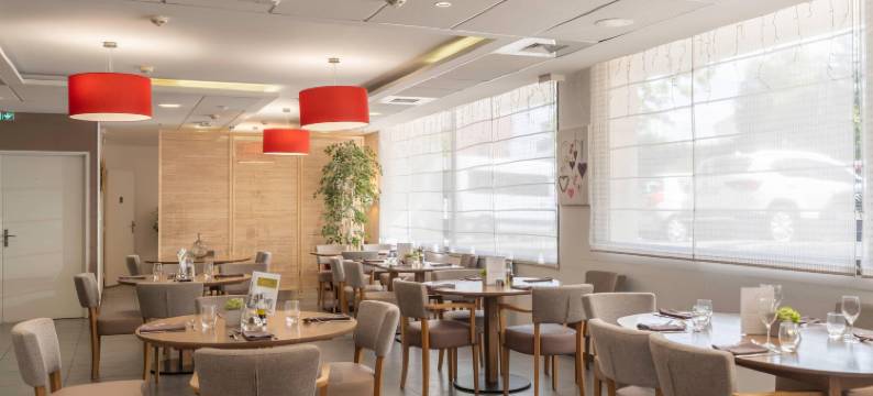 里昂利勒达博公寓品质酒店(Quality Suites Lyon L'Isle-d'Abeau)图片