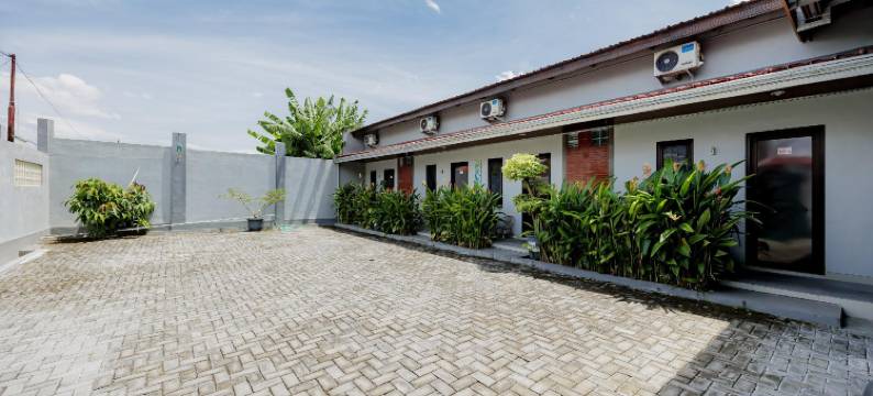 RedDoorz Near Dr Oen Solo Baru Hospital图片