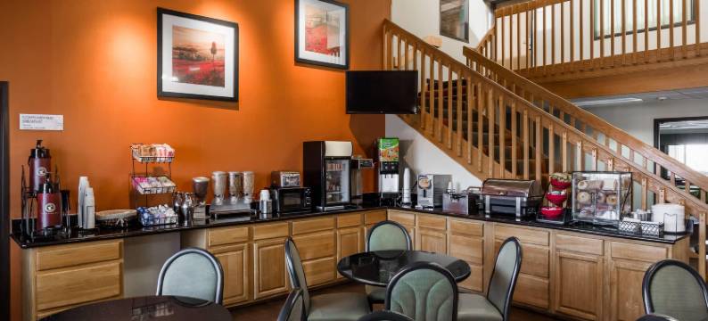 普拉特城KCI机场温德姆华美达酒店(Ramada by Wyndham Platte City KCI Airport)图片